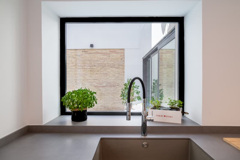 Cómo escoger las mejores ventanas para cocinas y superar las expectativas de tus clientes